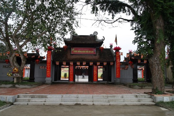  Khách du lịch nào đến Cù Lao Chàm cũng ghé thăm chùa Hải Tượng.